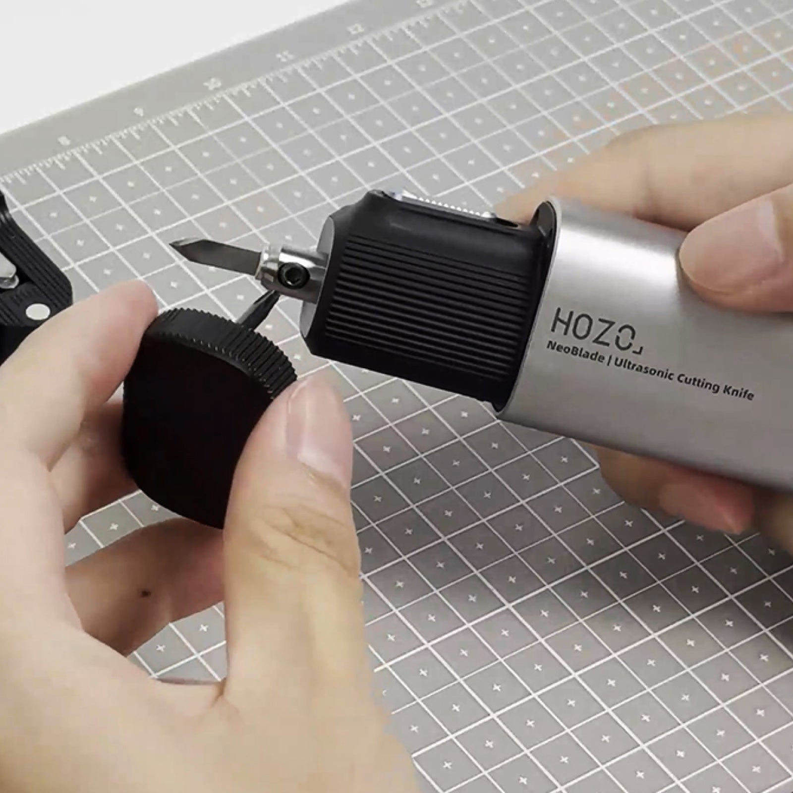 Double Edge Blade With Safety Dispenser