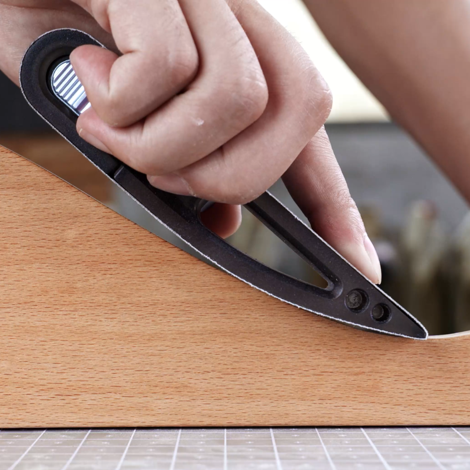 Ergonomic hand sander handle for model making tools