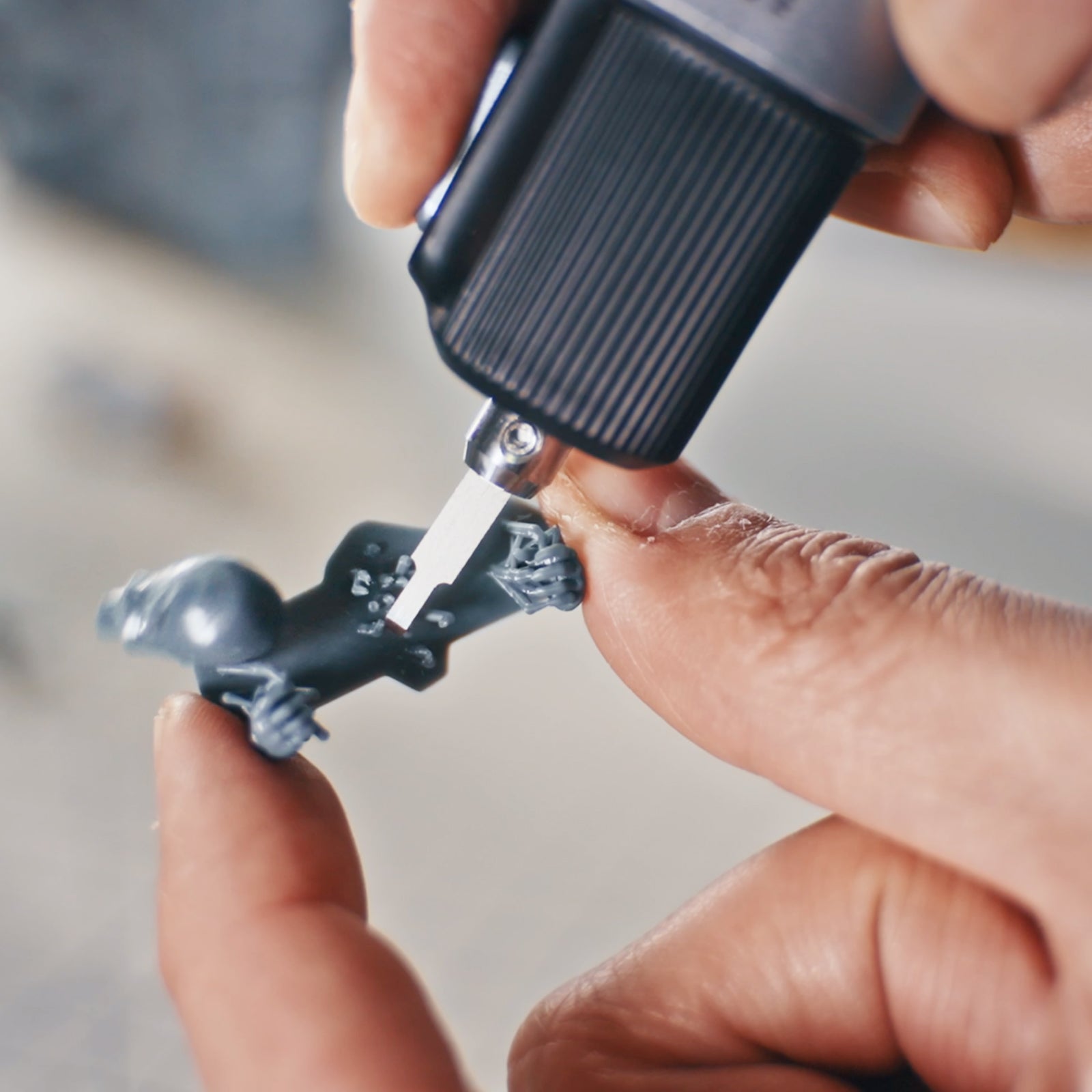 Mini Chisel Blade With Safety Dispenser